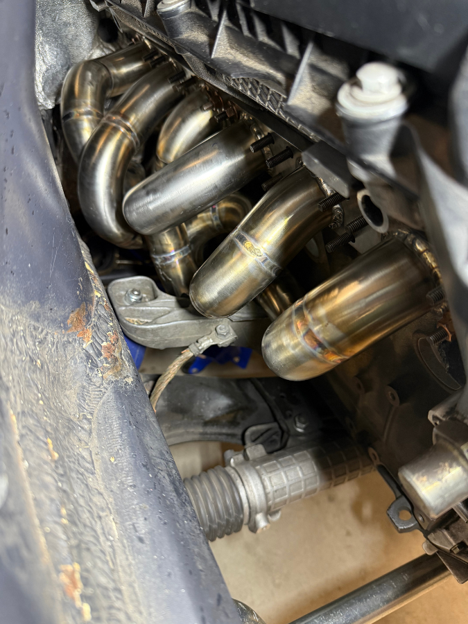 BMW E36 headers inline 6 cylinder engine s52